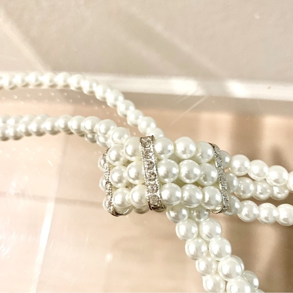 Triple Strand Glass Pearl Crystals Lariat Choker Statement Necklace - Picture 5 of 7